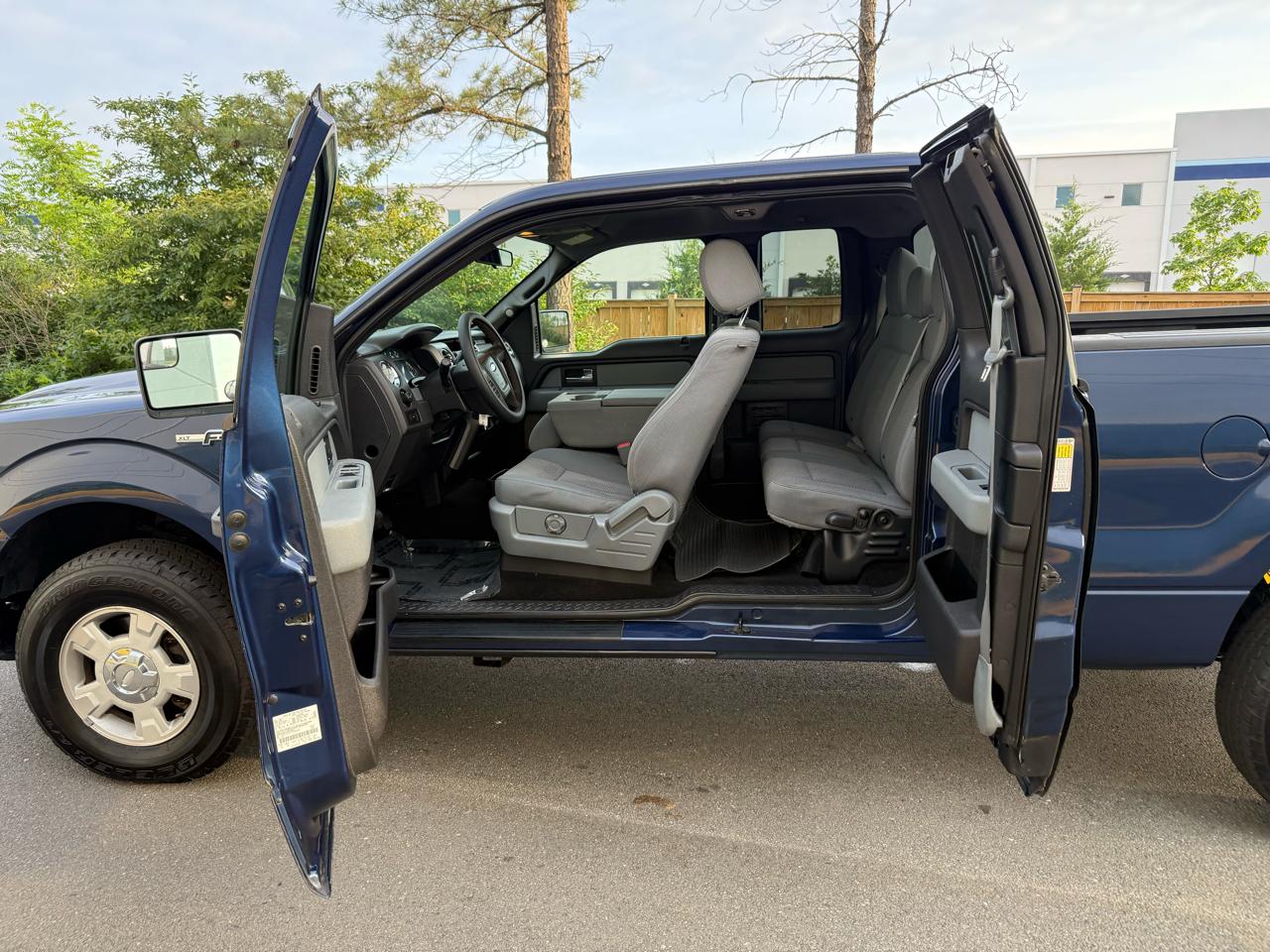 Ford F-150 4WD SuperCab 145" Lariat 2012