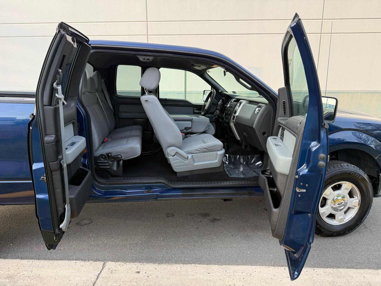Ford F-150 4WD SuperCab 145" Lariat 2012