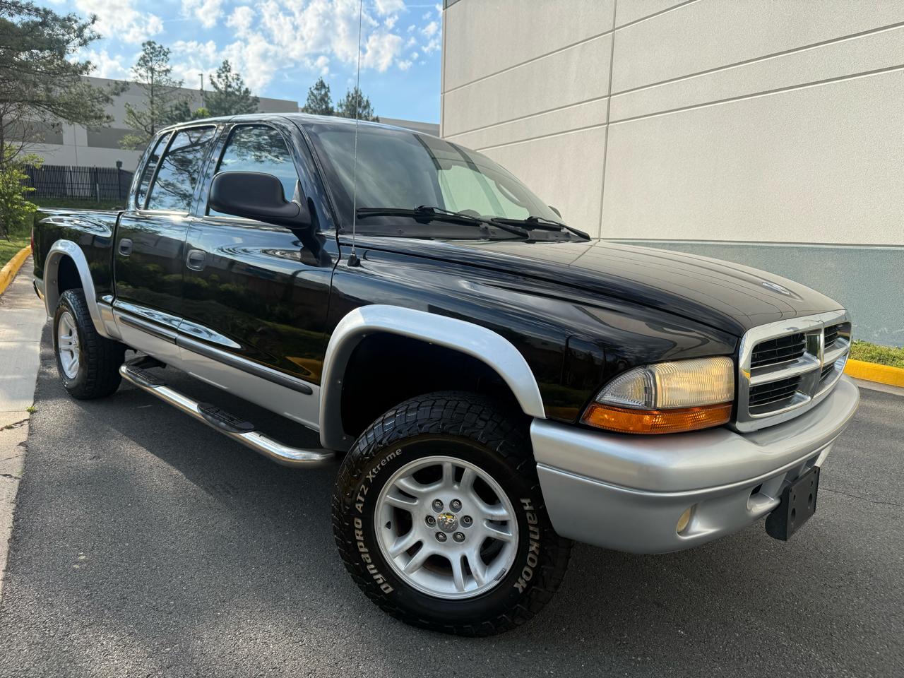 Dodge Dakota 4dr Quad Cab 131" WB 4WD SLT 2004