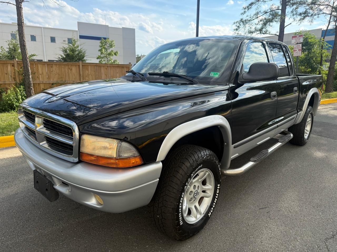 Dodge Dakota 4dr Quad Cab 131" WB 4WD SLT 2004