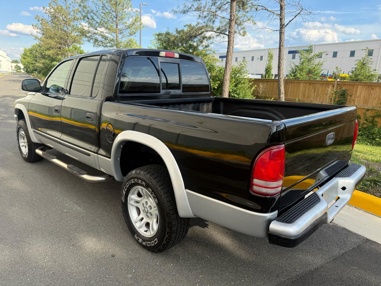 Dodge Dakota 4dr Quad Cab 131" WB 4WD SLT 2004