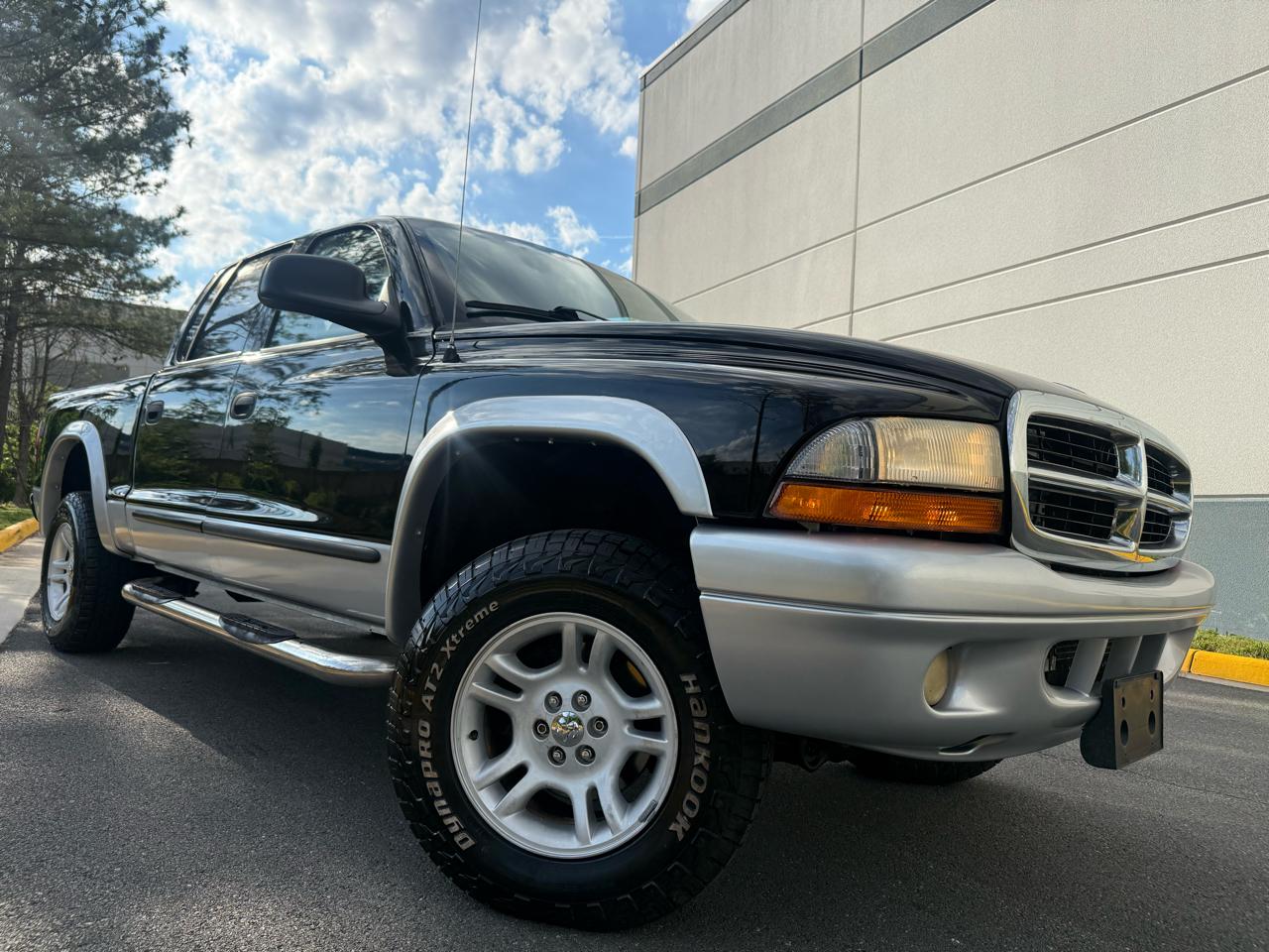 Dodge Dakota 4dr Quad Cab 131" WB 4WD SLT 2004