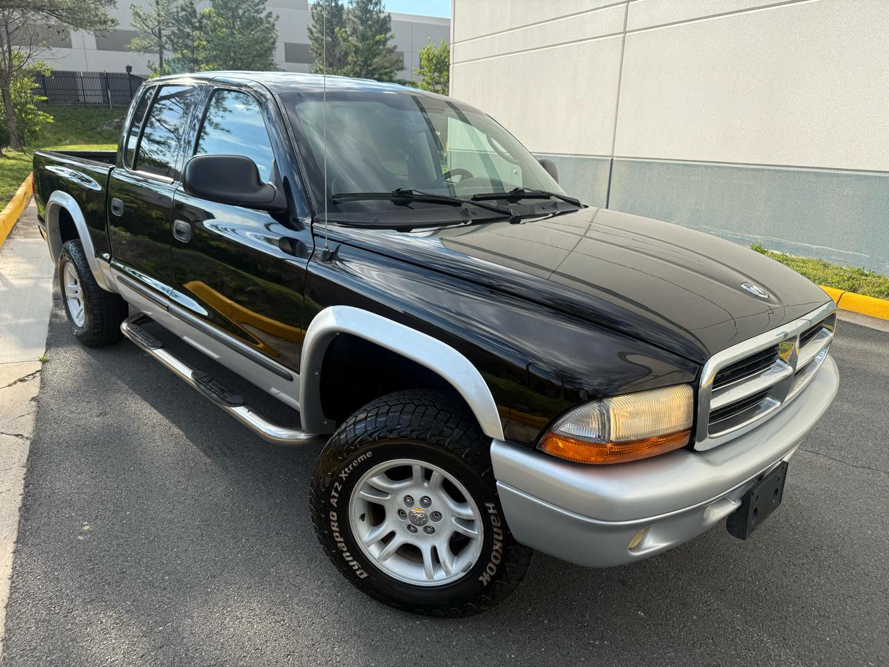 Dodge Dakota 4dr Quad Cab 131" WB 4WD SLT 2004