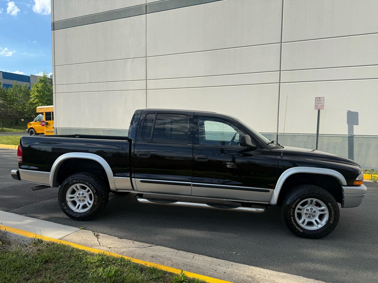 Dodge Dakota 4dr Quad Cab 131" WB 4WD SLT 2004