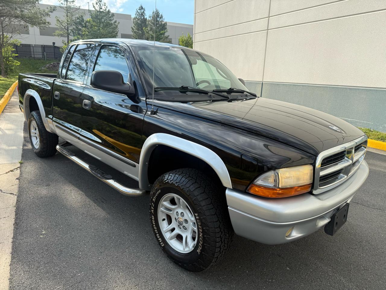 Dodge Dakota 4dr Quad Cab 131" WB 4WD SLT 2004