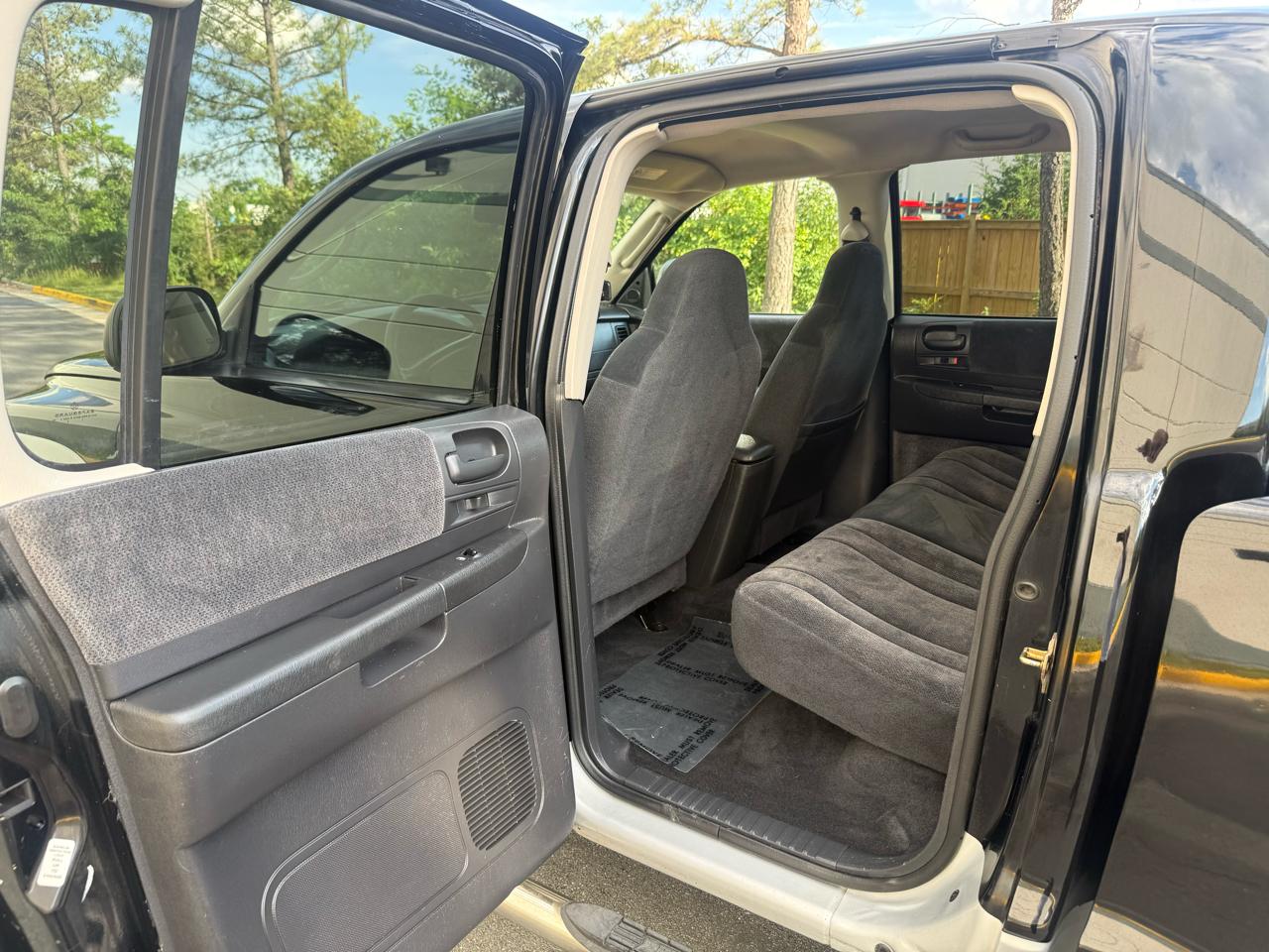 Dodge Dakota 4dr Quad Cab 131" WB 4WD SLT 2004
