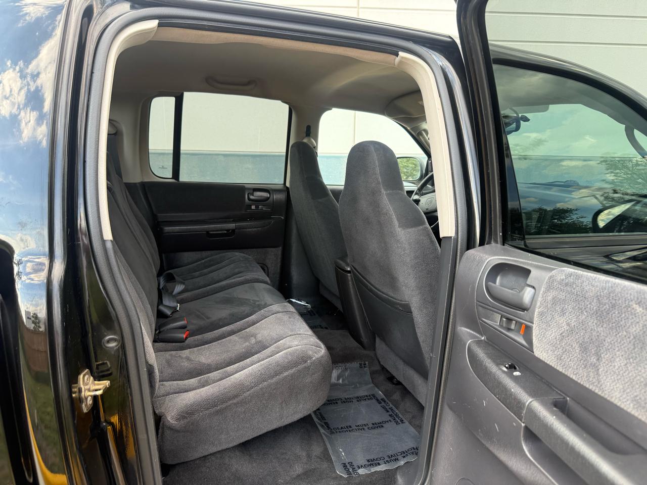 Dodge Dakota 4dr Quad Cab 131" WB 4WD SLT 2004