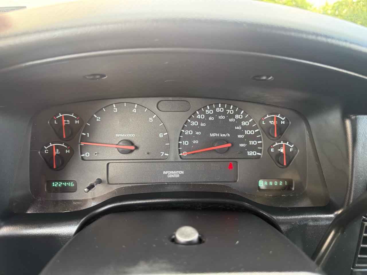 Dodge Dakota 4dr Quad Cab 131" WB 4WD SLT 2004