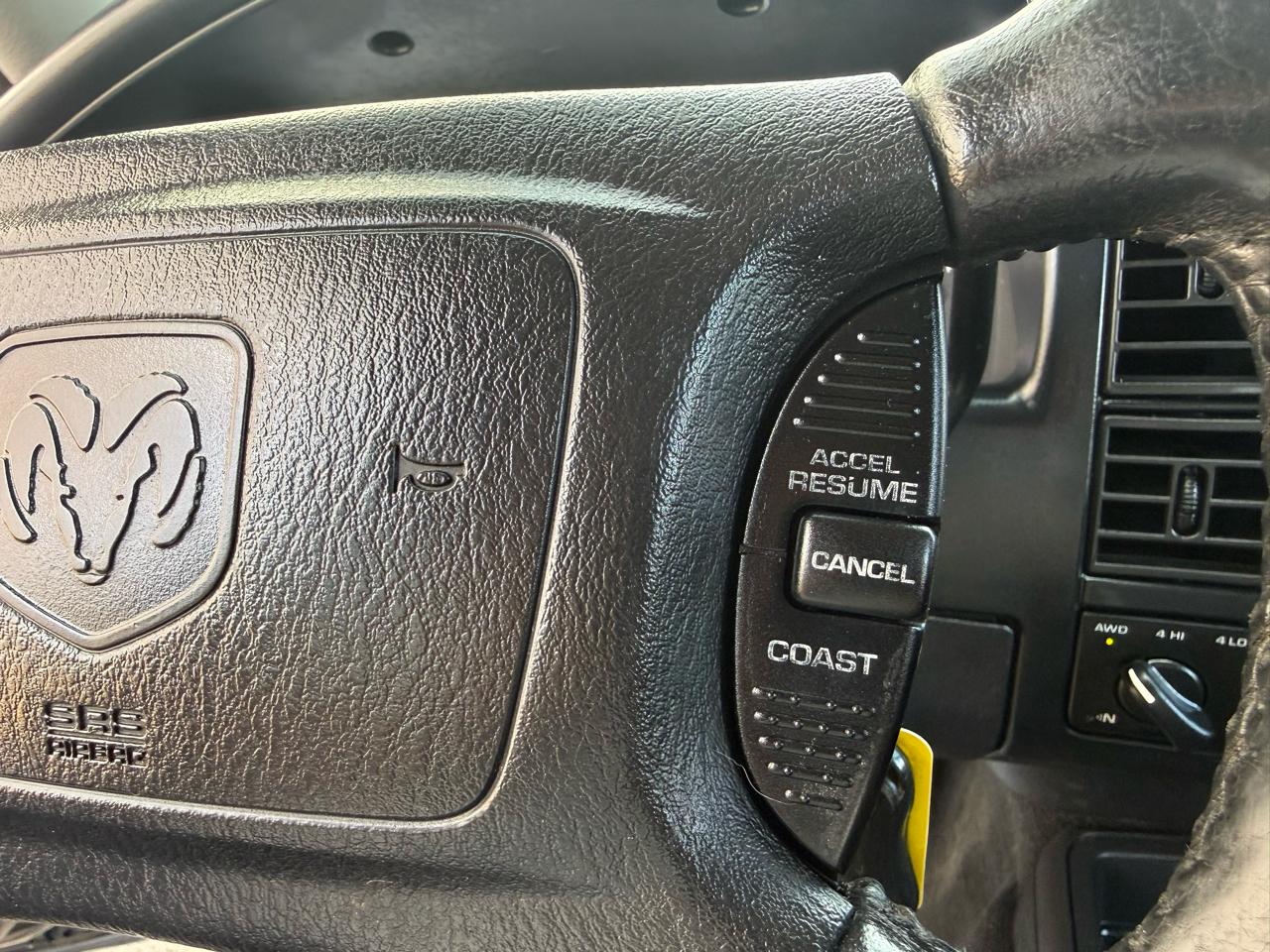 Dodge Dakota 4dr Quad Cab 131" WB 4WD SLT 2004