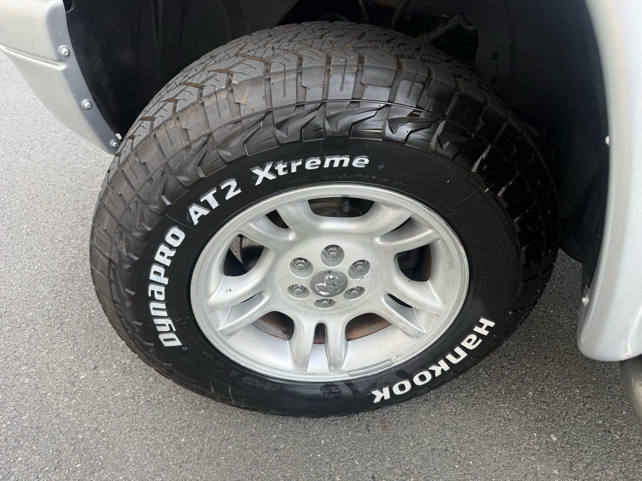 Dodge Dakota 4dr Quad Cab 131" WB 4WD SLT 2004