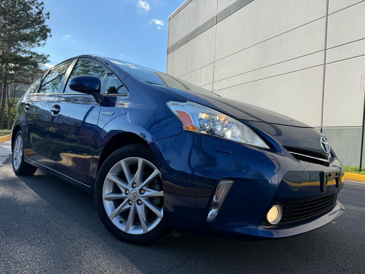 Toyota Prius V 5dr Wgn Three (Natl) 2012