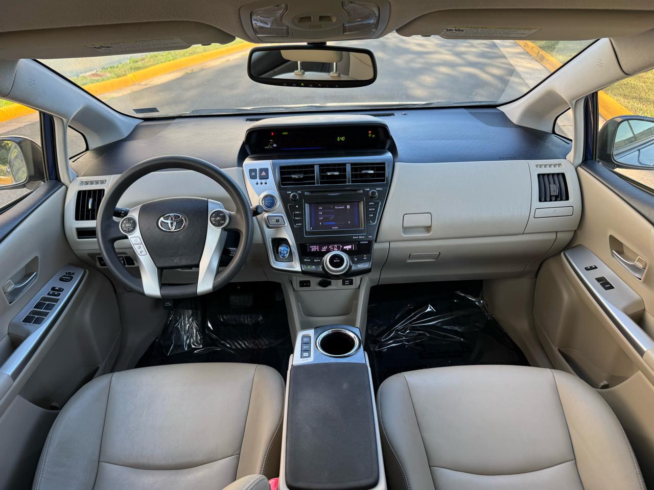 Toyota Prius V 5dr Wgn Three (Natl) 2012