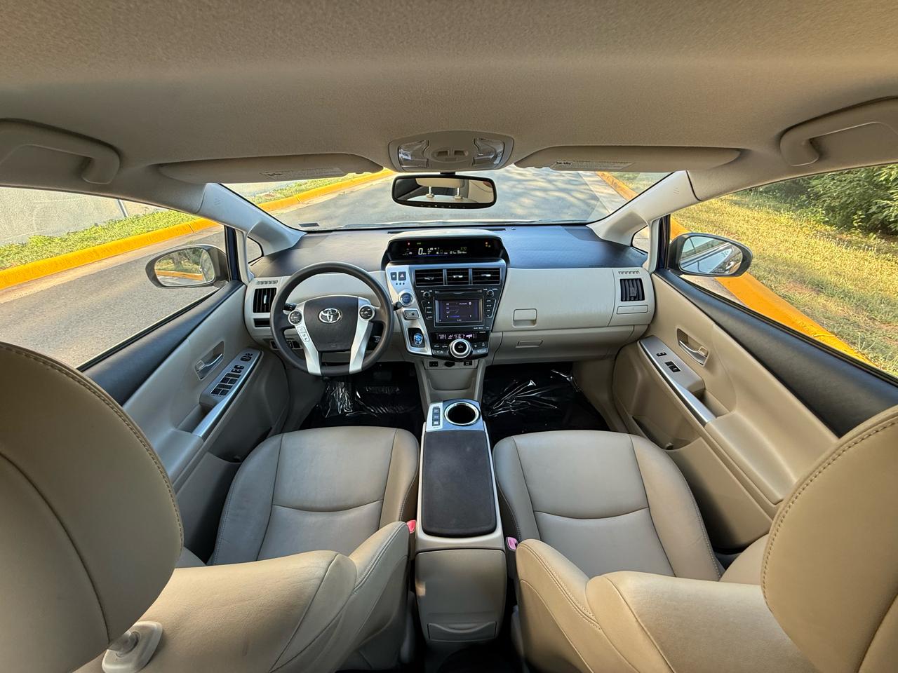 Toyota Prius V 5dr Wgn Three (Natl) 2012