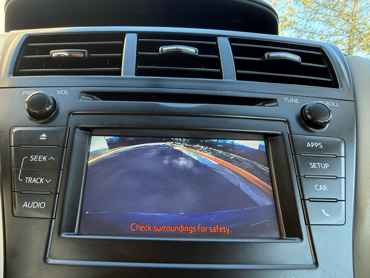 Toyota Prius V 5dr Wgn Three (Natl) 2012