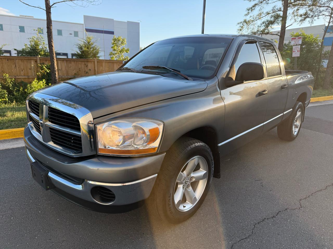 Dodge Ram 1500 4dr Quad Cab 140.5 SLT 2006
