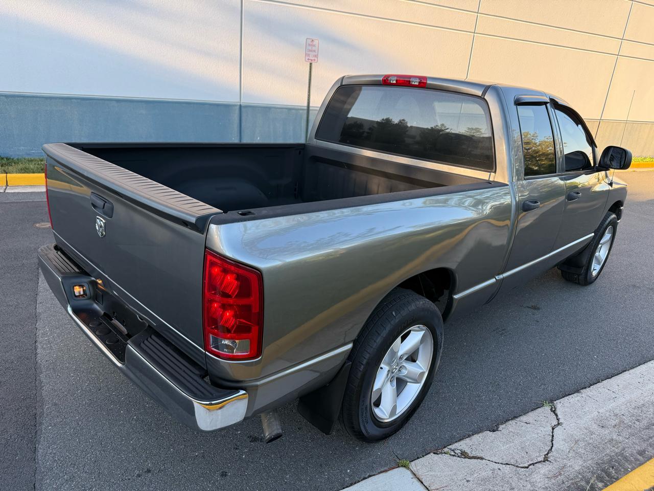 Dodge Ram 1500 4dr Quad Cab 140.5 SLT 2006