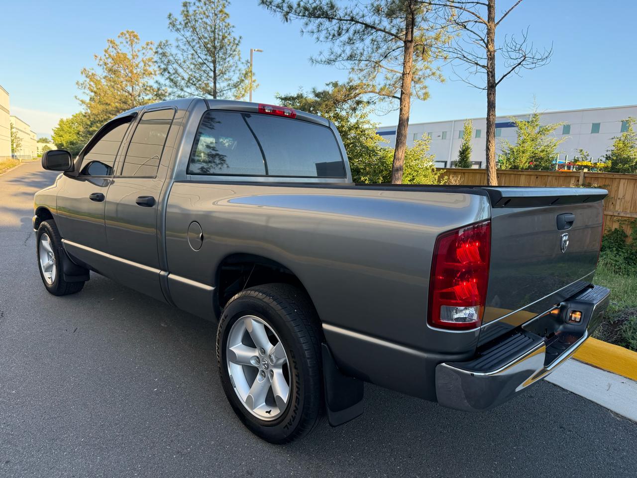 Dodge Ram 1500 4dr Quad Cab 140.5 SLT 2006