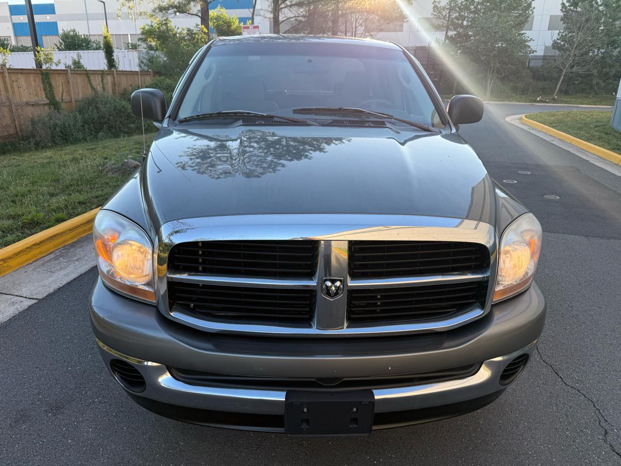 Dodge Ram 1500 4dr Quad Cab 140.5 SLT 2006