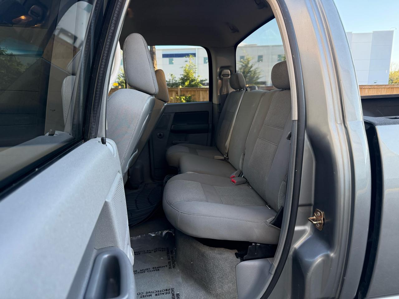 Dodge Ram 1500 4dr Quad Cab 140.5 SLT 2006