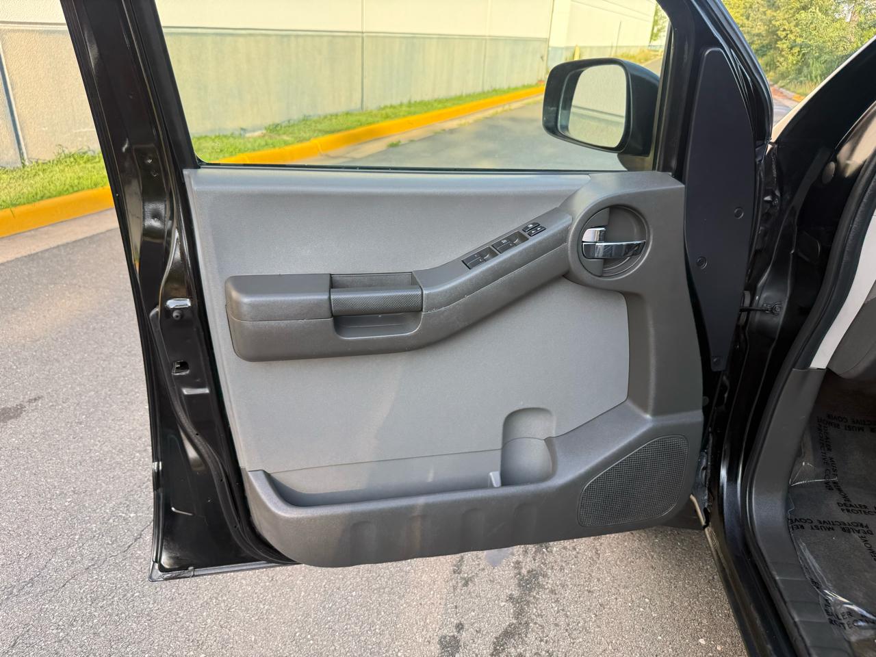 Nissan Xterra 4WD 4dr Auto S 2011