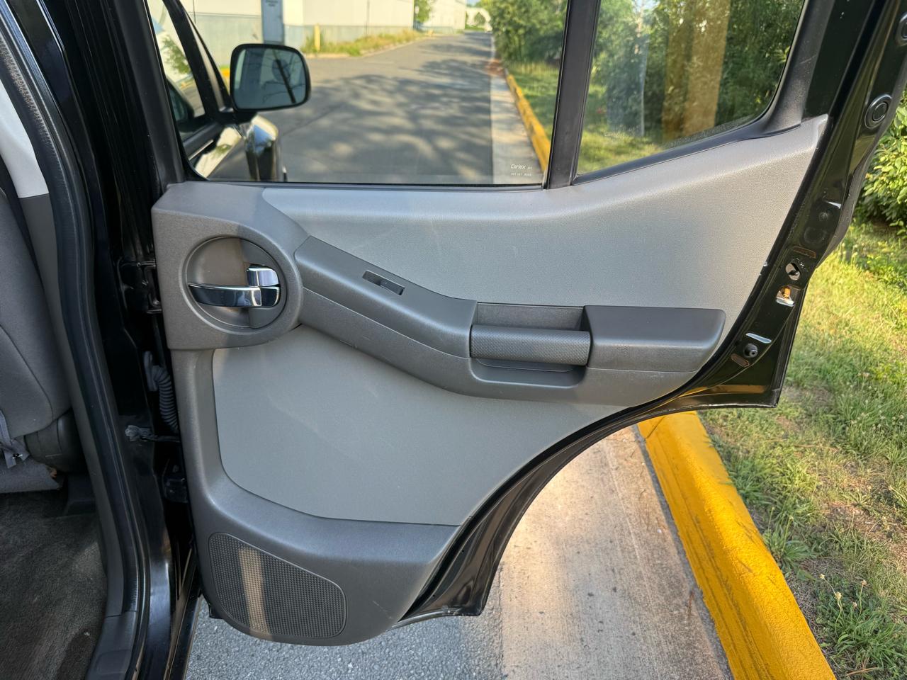 Nissan Xterra 4WD 4dr Auto S 2011