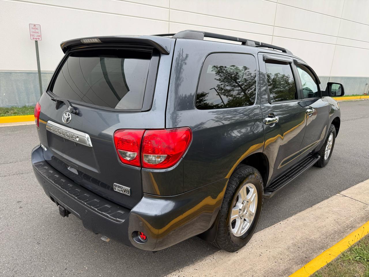 Toyota Sequoia 4WD 4dr LV8 6-Spd AT Ltd (Natl) 2008