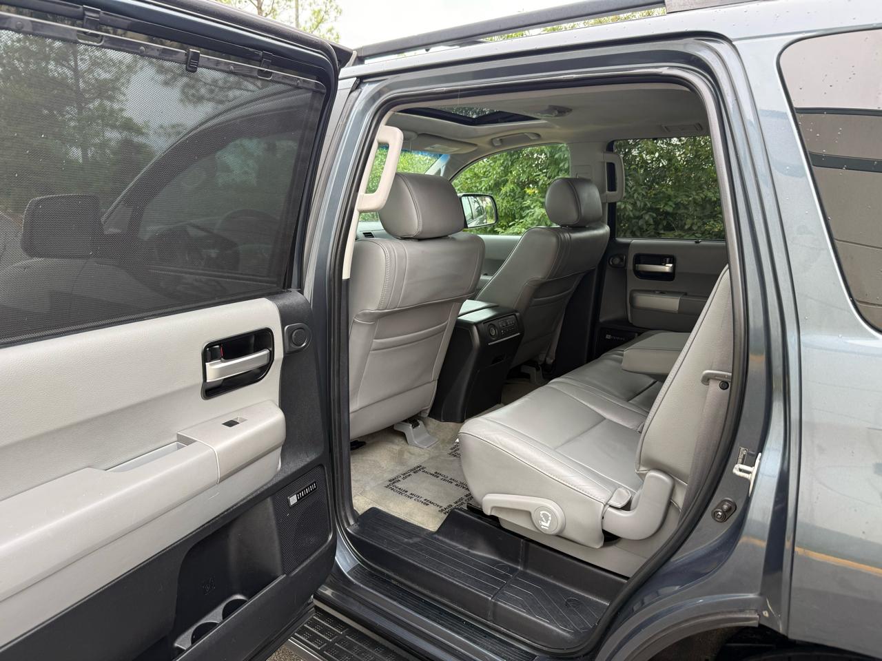 Toyota Sequoia 4WD 4dr LV8 6-Spd AT Ltd (Natl) 2008