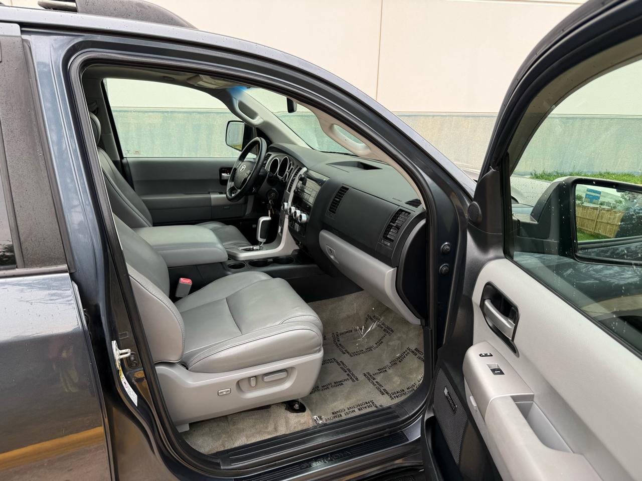 Toyota Sequoia 4WD 4dr LV8 6-Spd AT Ltd (Natl) 2008