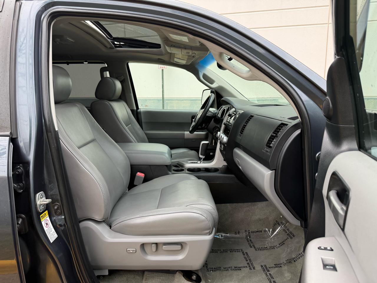 Toyota Sequoia 4WD 4dr LV8 6-Spd AT Ltd (Natl) 2008