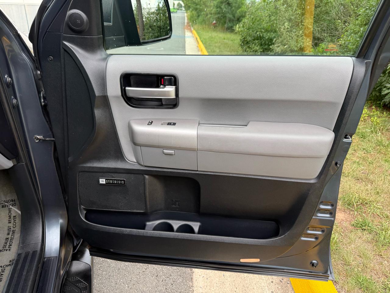 Toyota Sequoia 4WD 4dr LV8 6-Spd AT Ltd (Natl) 2008