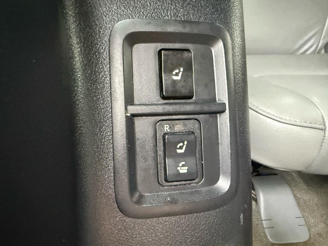 Toyota Sequoia 4WD 4dr LV8 6-Spd AT Ltd (Natl) 2008