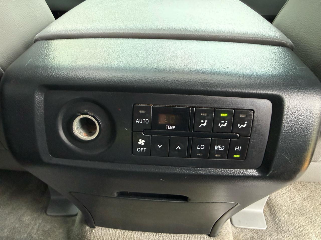 Toyota Sequoia 4WD 4dr LV8 6-Spd AT Ltd (Natl) 2008