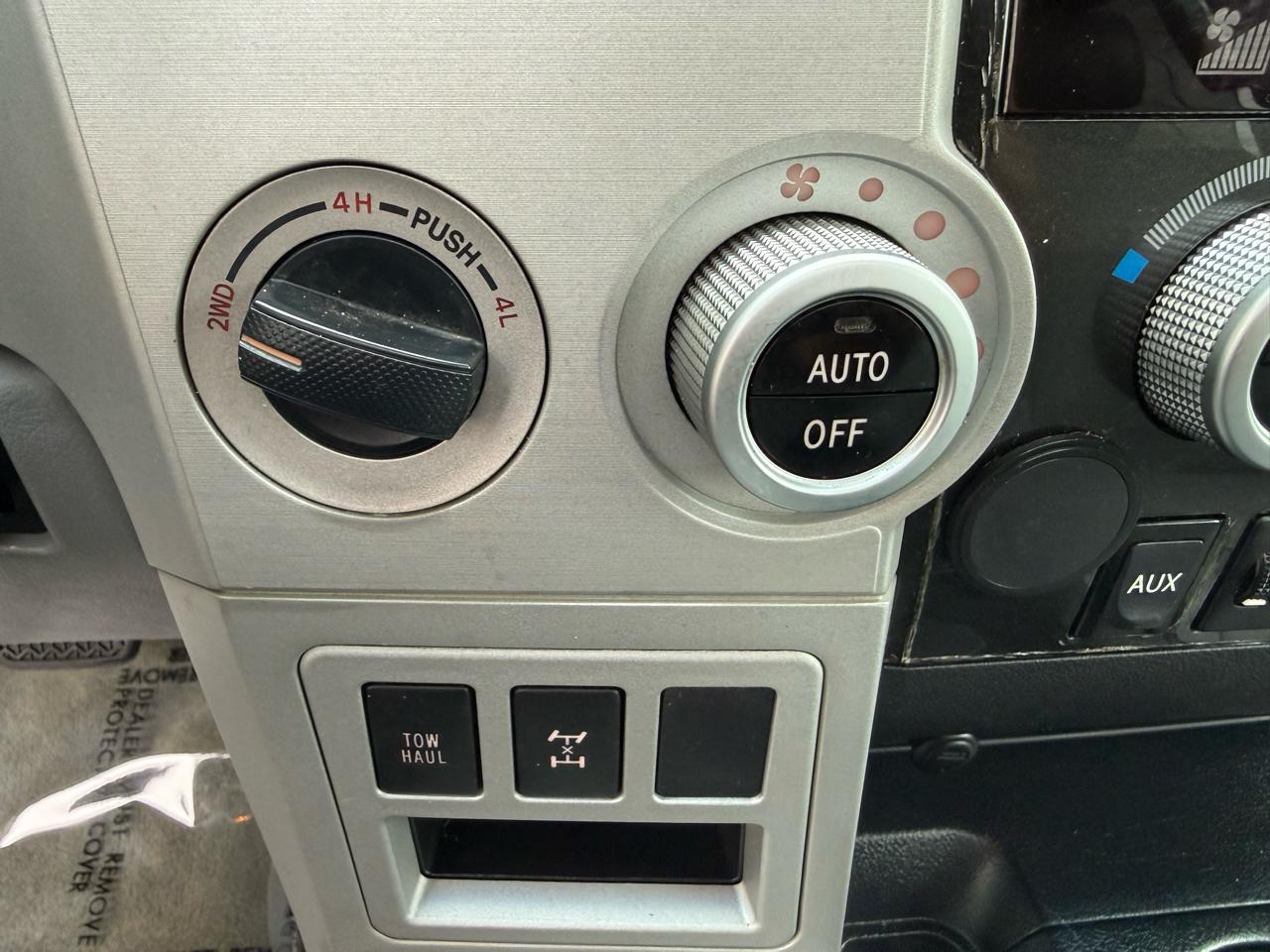 Toyota Sequoia 4WD 4dr LV8 6-Spd AT Ltd (Natl) 2008