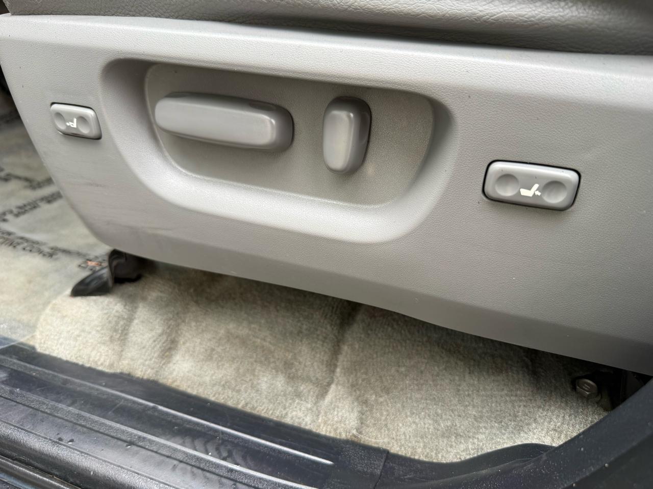 Toyota Sequoia 4WD 4dr LV8 6-Spd AT Ltd (Natl) 2008