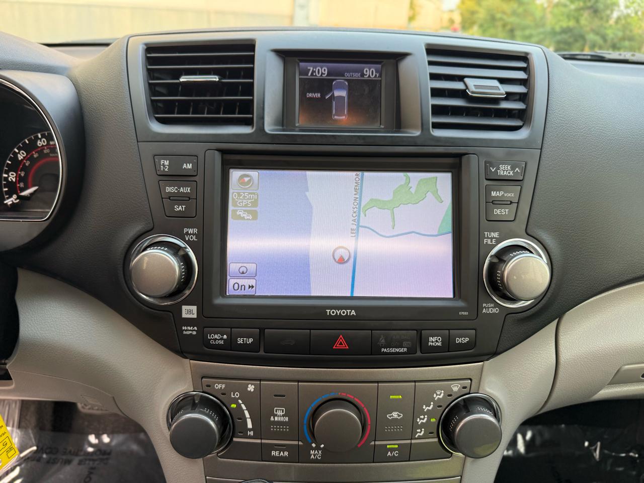 Toyota Highlander 4WD 4dr V6 Base (Natl) 2011