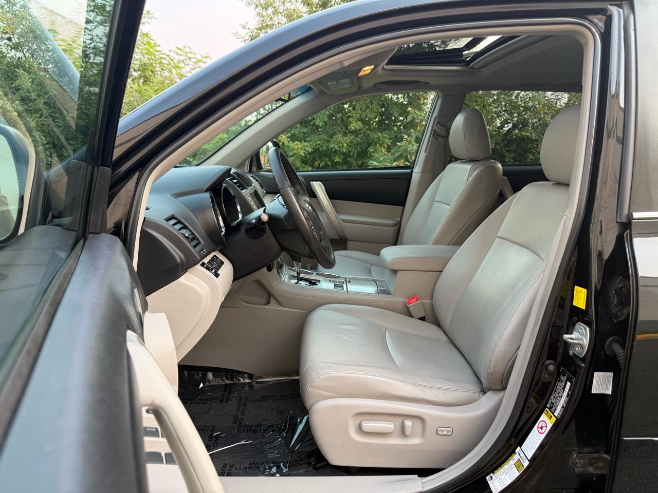 Toyota Highlander 4WD 4dr V6 Base (Natl) 2011