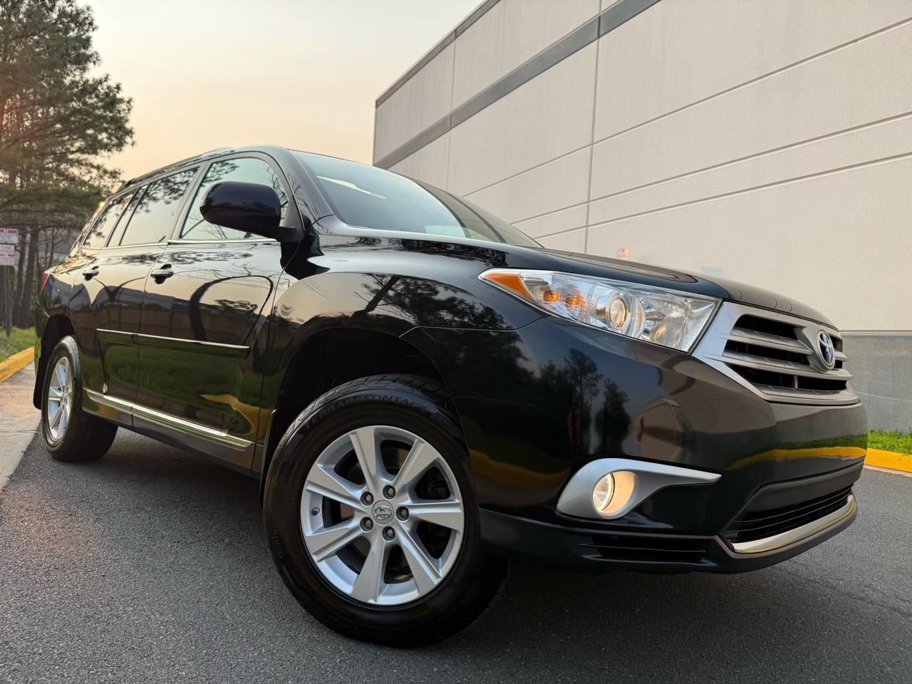 Toyota Highlander 4WD 4dr V6 Base (Natl) 2011