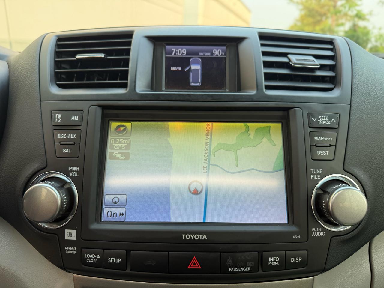 Toyota Highlander 4WD 4dr V6 Base (Natl) 2011