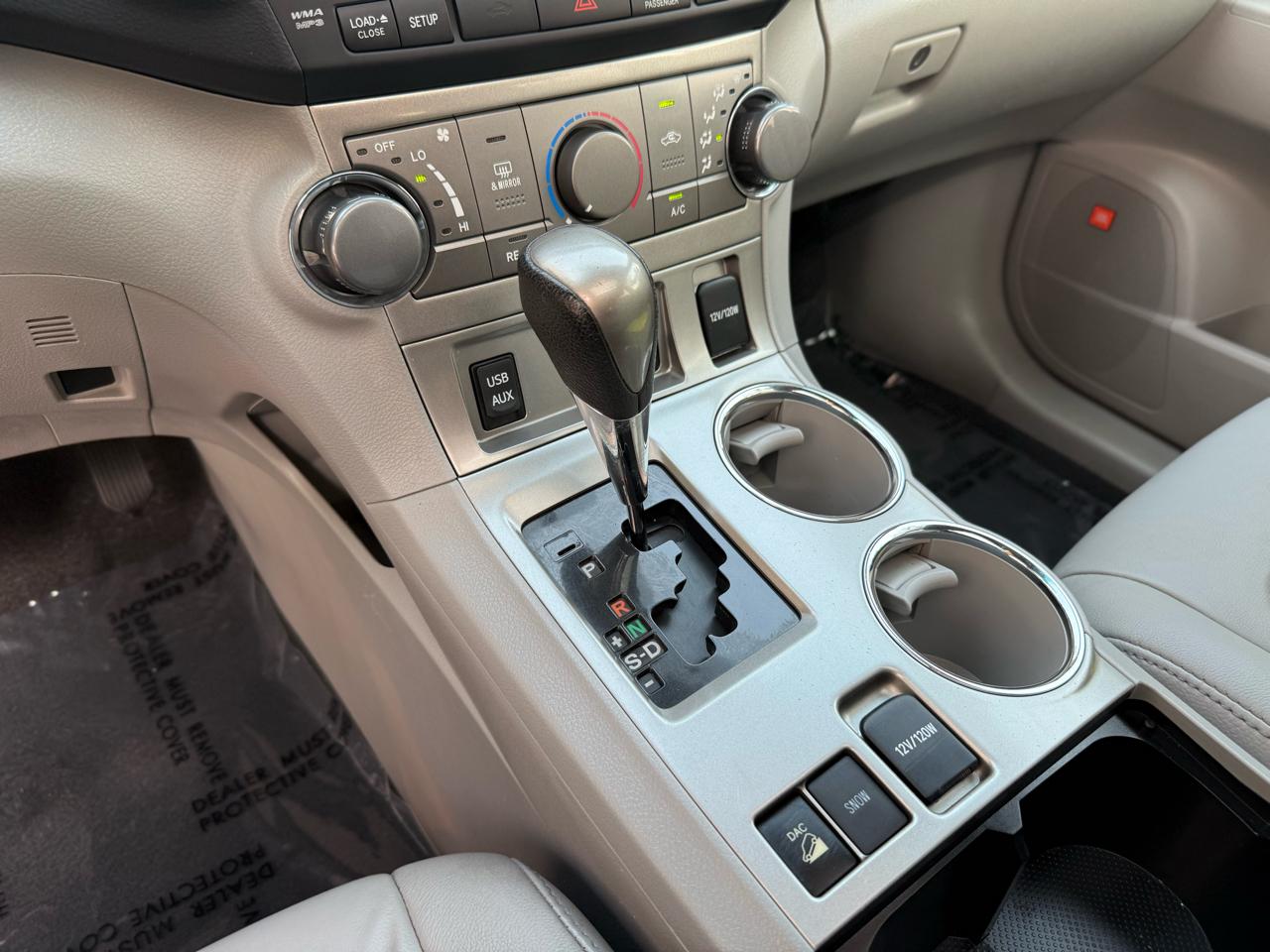 Toyota Highlander 4WD 4dr V6 Base (Natl) 2011