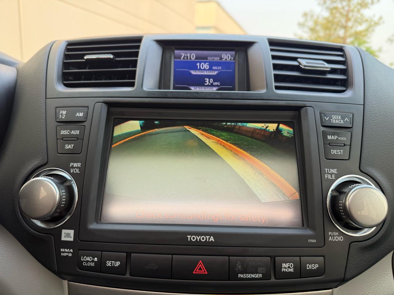 Toyota Highlander 4WD 4dr V6 Base (Natl) 2011