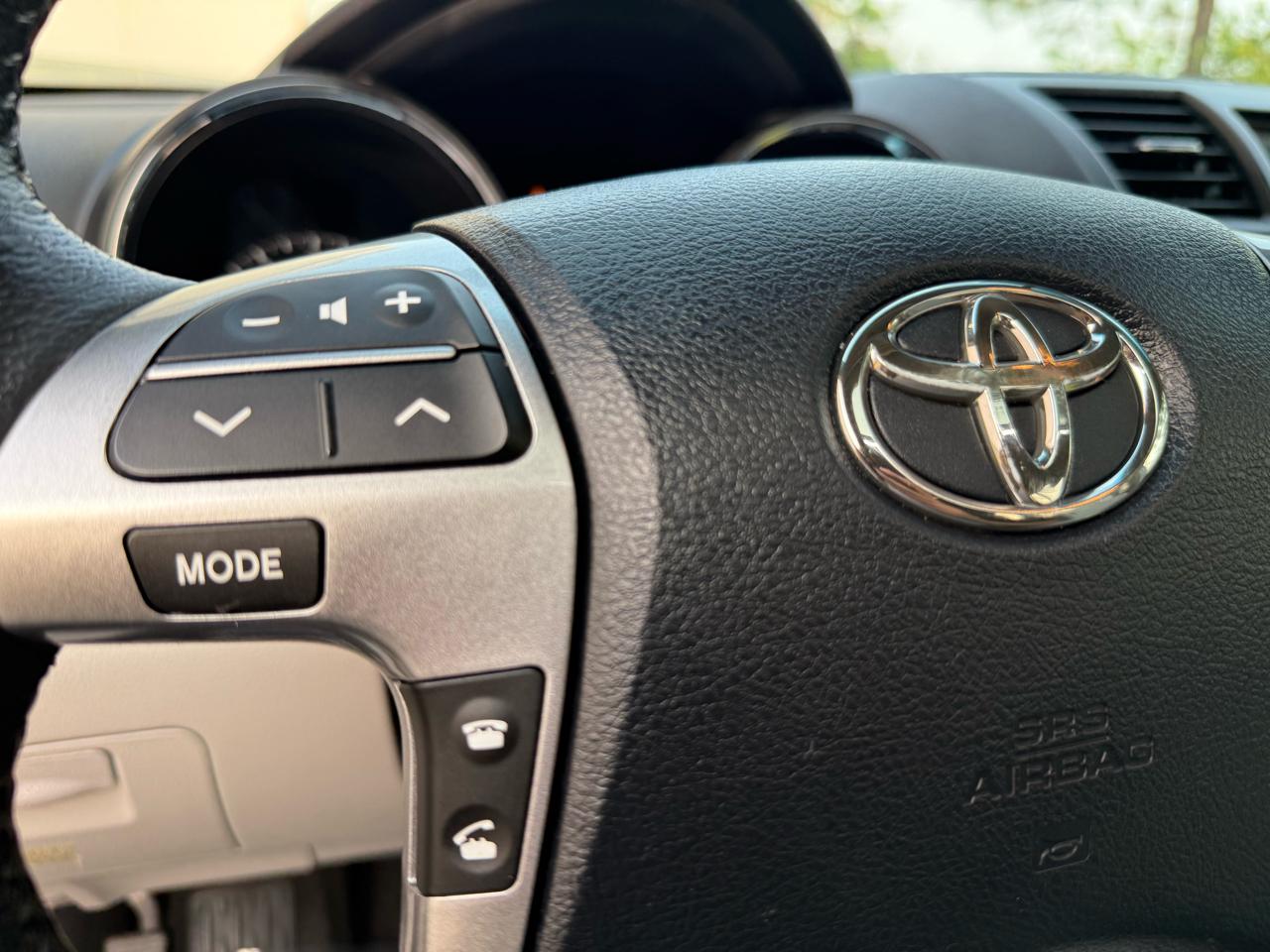 Toyota Highlander 4WD 4dr V6 Base (Natl) 2011