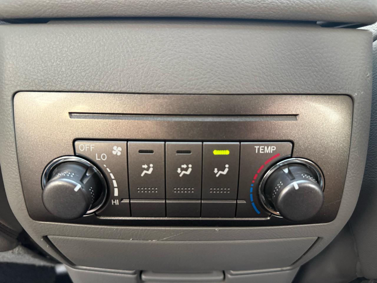 Toyota Highlander 4WD 4dr V6 Base (Natl) 2011