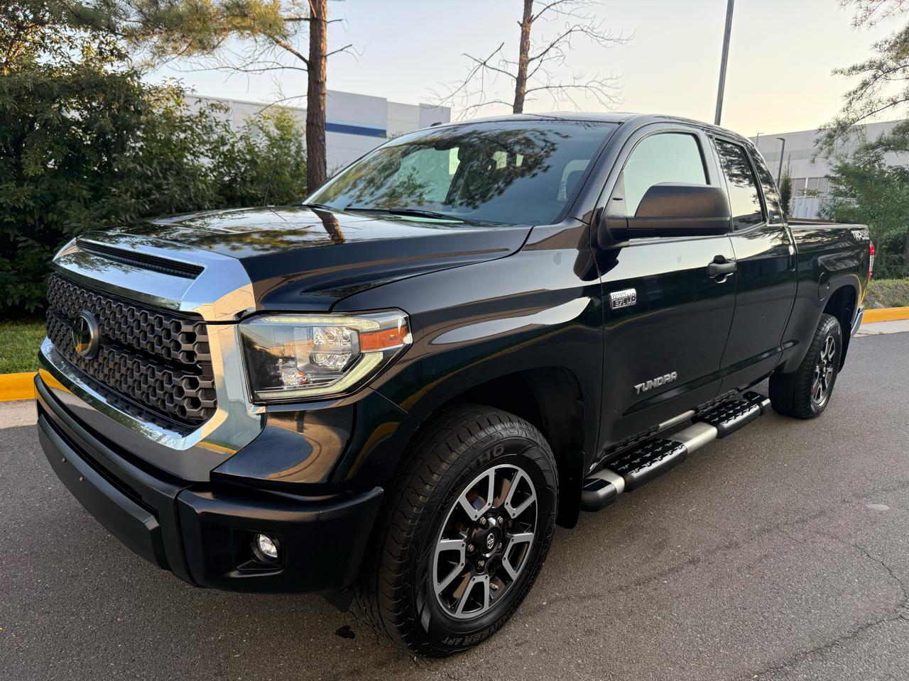 Toyota Tundra 4WD Limited Double Cab 6.5' Bed 5.7L (Natl) 2018