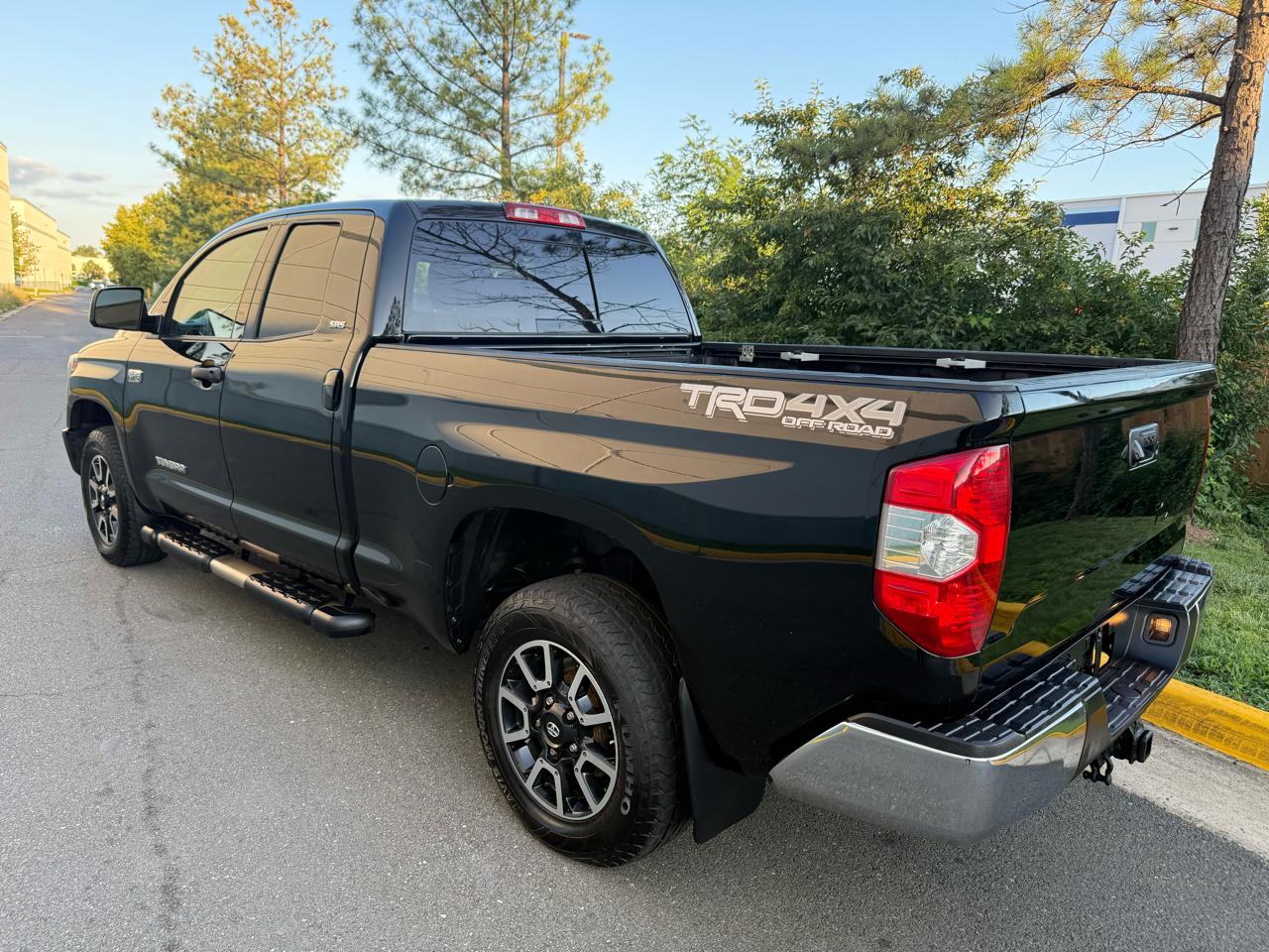 Toyota Tundra 4WD Limited Double Cab 6.5' Bed 5.7L (Natl) 2018