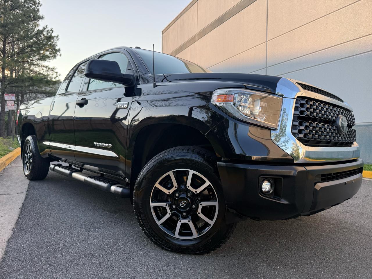 Toyota Tundra 4WD Limited Double Cab 6.5' Bed 5.7L (Natl) 2018