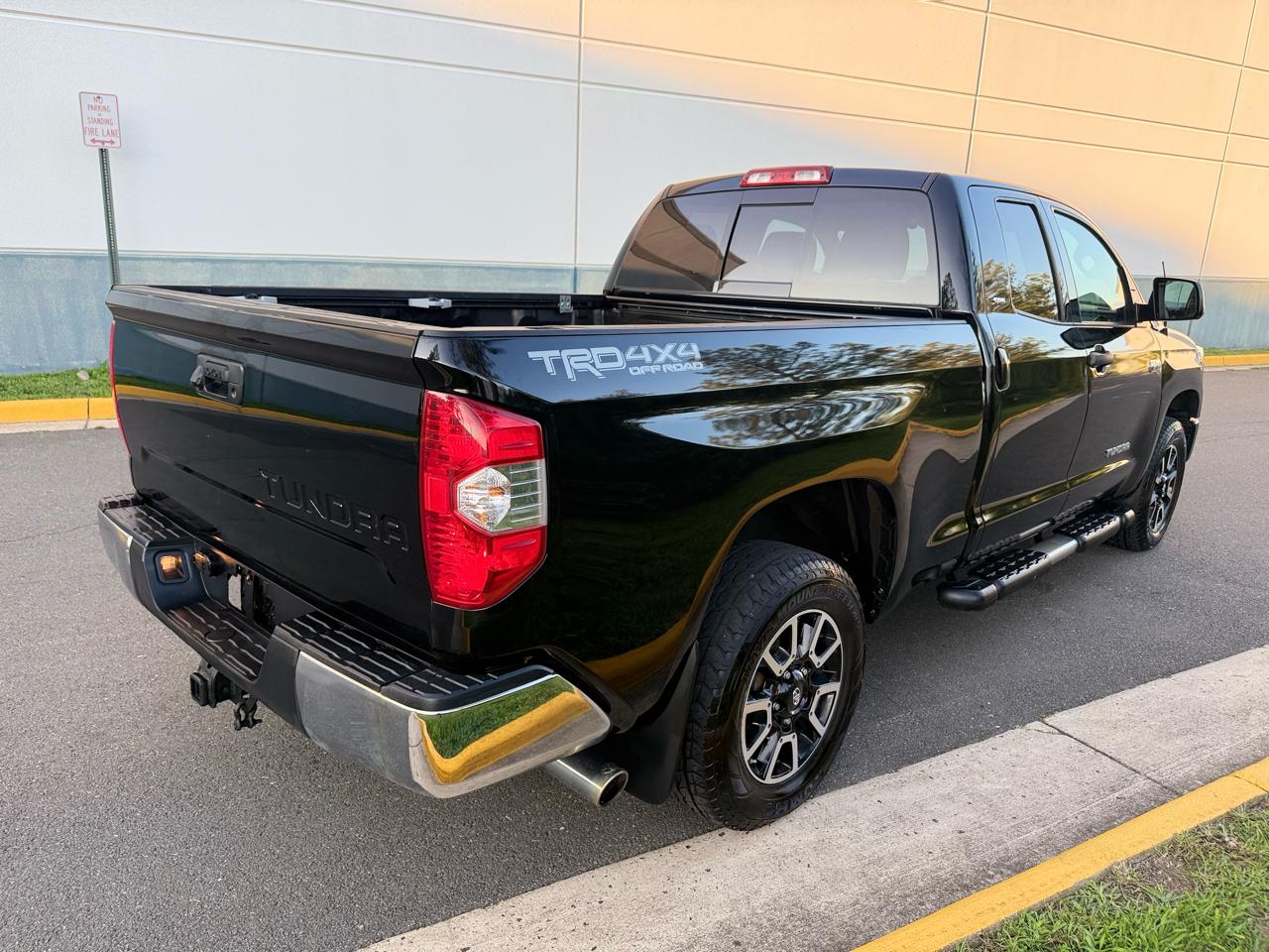 Toyota Tundra 4WD Limited Double Cab 6.5' Bed 5.7L (Natl) 2018