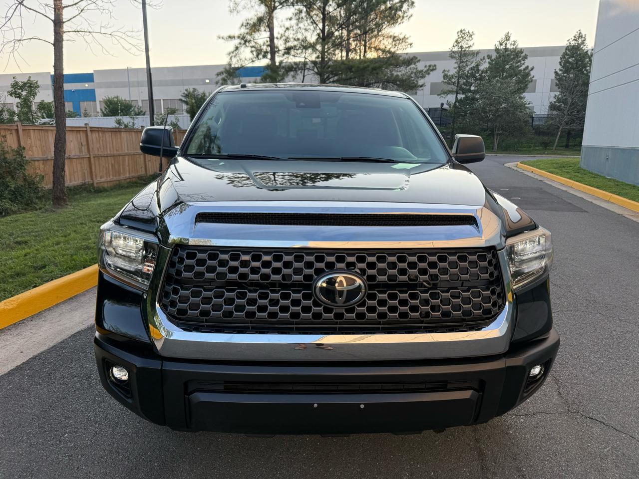 Toyota Tundra 4WD Limited Double Cab 6.5' Bed 5.7L (Natl) 2018