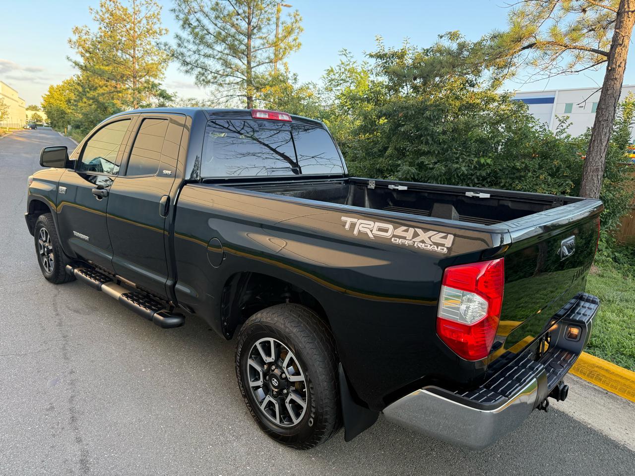 Toyota Tundra 4WD Limited Double Cab 6.5' Bed 5.7L (Natl) 2018