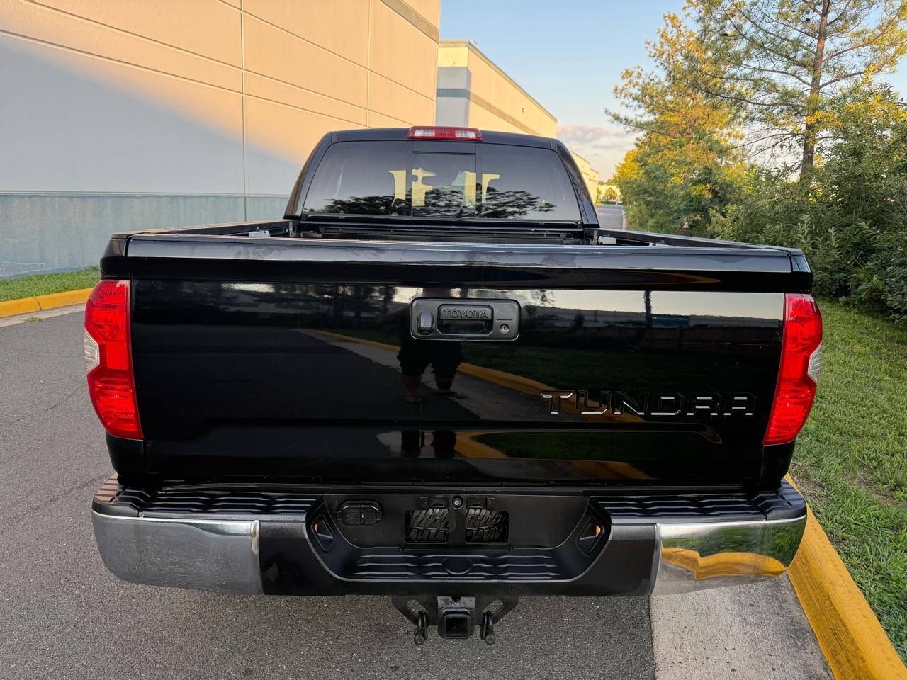 Toyota Tundra 4WD Limited Double Cab 6.5' Bed 5.7L (Natl) 2018