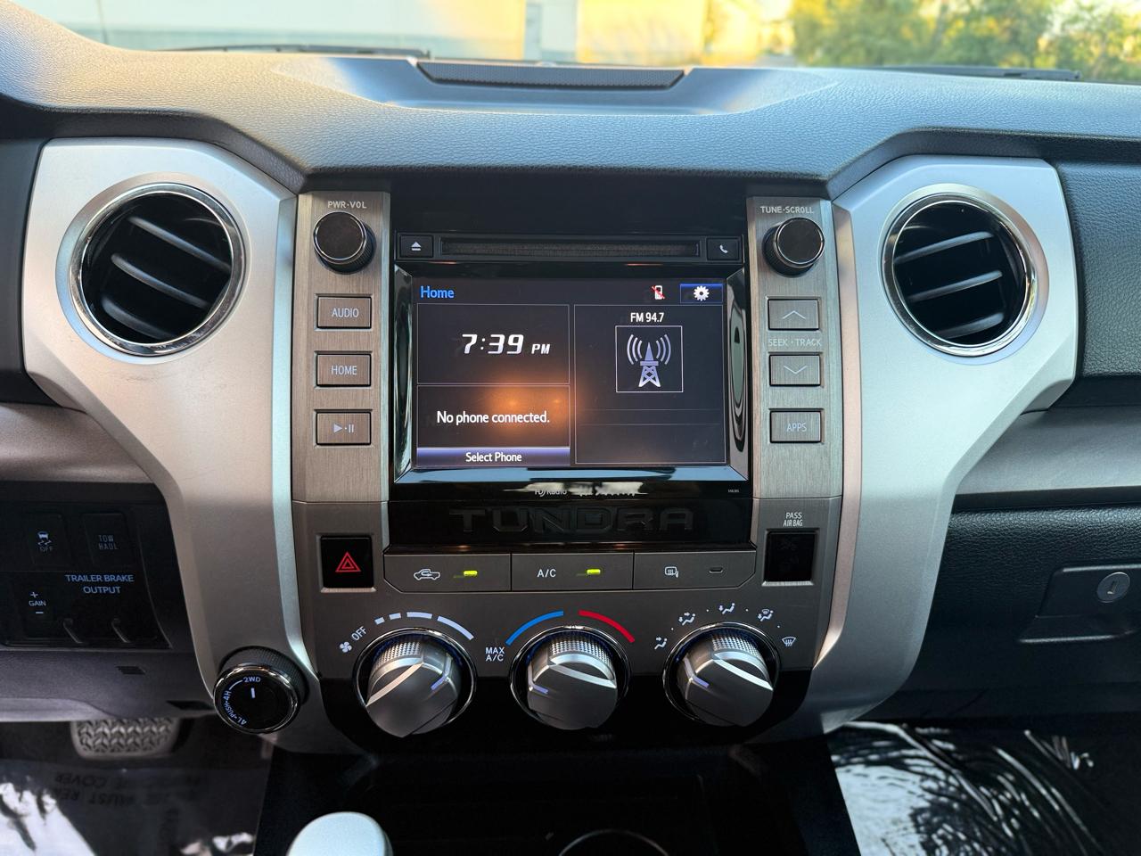 Toyota Tundra 4WD Limited Double Cab 6.5' Bed 5.7L (Natl) 2018